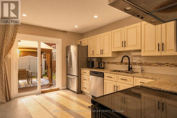 35 Victorway Drive, Barrie, ON, photo 3
