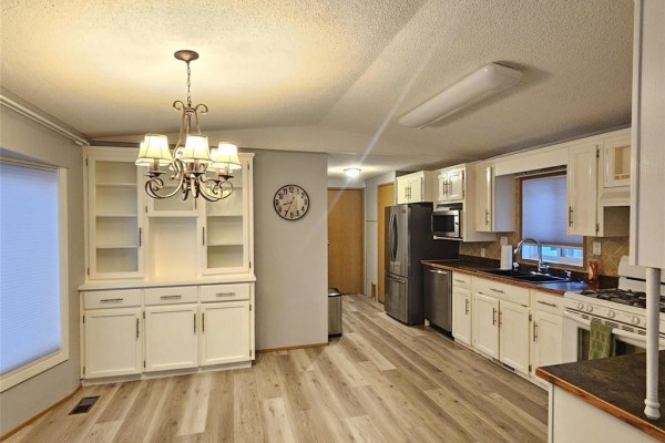 Primary Bedroom - 35 Village Drive, Ste Anne, MB R5H1H4 Photo 4