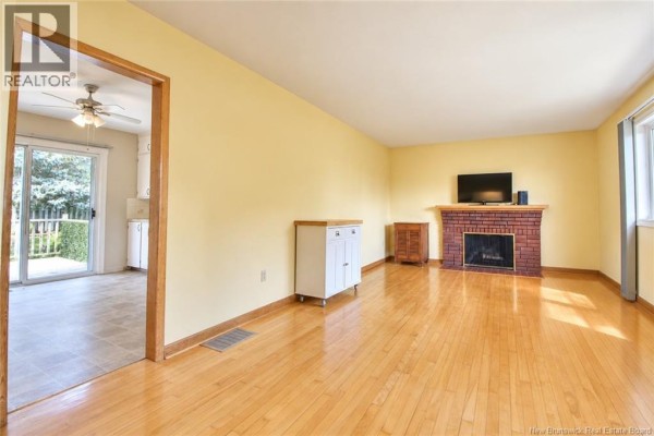 Bath (# pieces 1-6) - 35 Vine, Moncton, NB E1E1K1 Photo 3