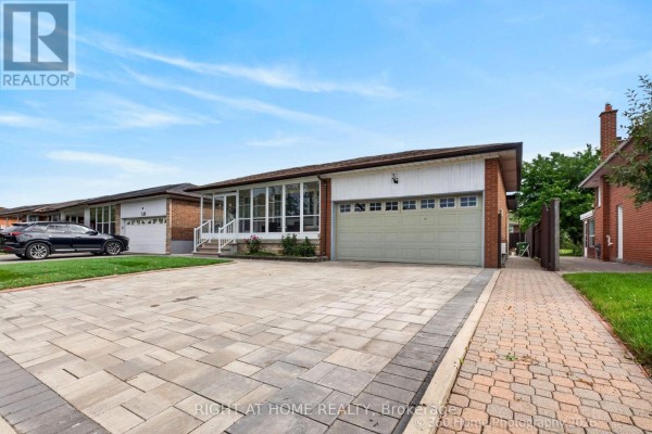 35 Wheelwright Crescent N, Toronto, ON, photo 2