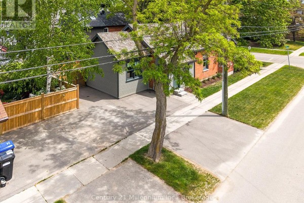 Living room - 350 Birch Street, Collingwood, ON L9Y2V7 Photo 5