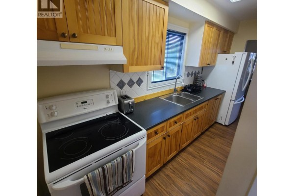 350 Campbell Avenue, Kamloops, BC, photo 2