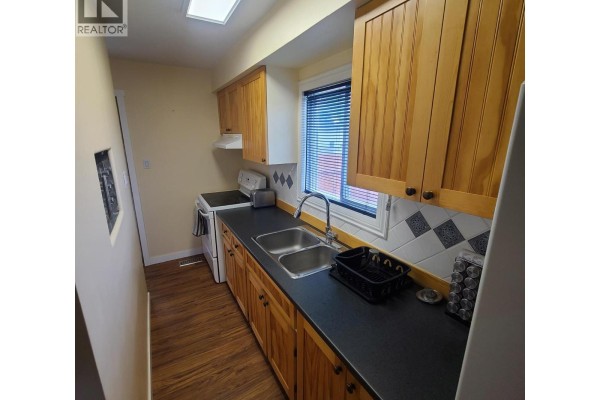 350 Campbell Avenue, Kamloops, BC, photo 3