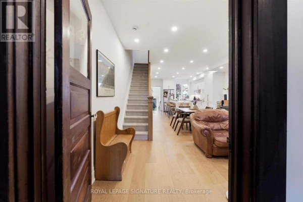 Dining room - 350 Delaware Avenue, Toronto, ON M6H2T8 Photo 3