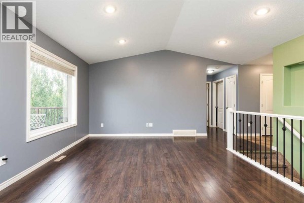 Primary Bedroom - 350 Sunburst Way W, Lethbridge, AB T1K3J9 Photo 4