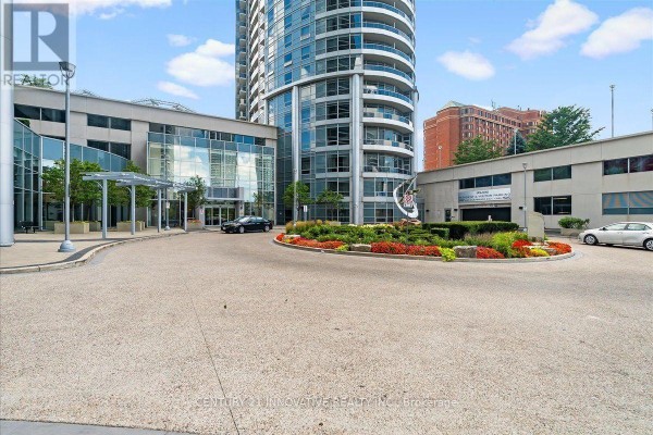 Kitchen - 3501 - 125 Village Green Square, Toronto, ON M1S0G3 Photo 3