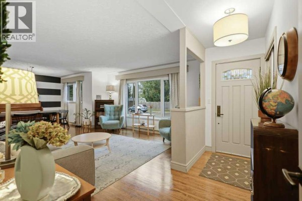 3501 Spruce Drive, Red Deer, AB, photo 2
