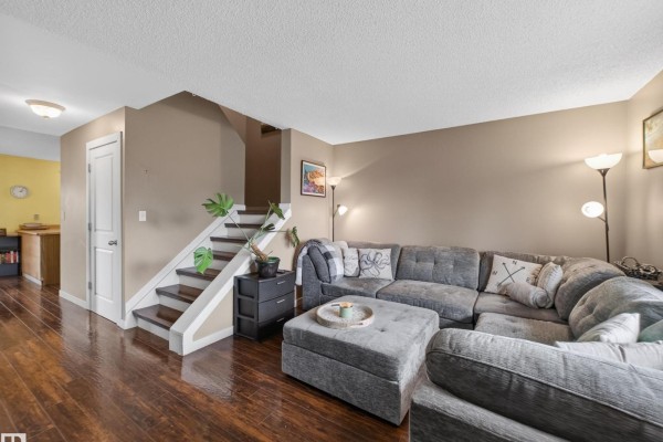 Family room - 3503 42a Av Nw, Edmonton, AB T6L4C6 Photo 4