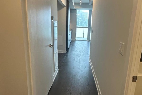 Kitchen - 3504 - 430 Square One Drive, Mississauga, ON L5B0L6 Photo 2