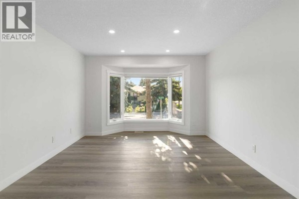 Bedroom - 3504 33 Street Se, Calgary, AB T2B2C2 Photo 4