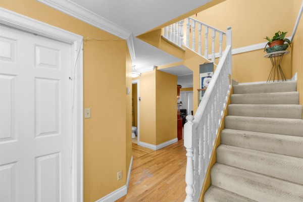3504 Creston Drive, Abbotsford, BC V2T5B8 Photo 4