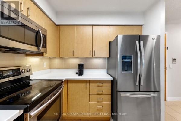Kitchen - 3505 - 4968 Yonge Street, Toronto, ON M2N7G9 Photo 3