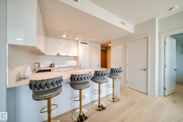 Kitchen - #3505 10360 102 St Nw, Edmonton, AB T5J4Y8 Photo 3