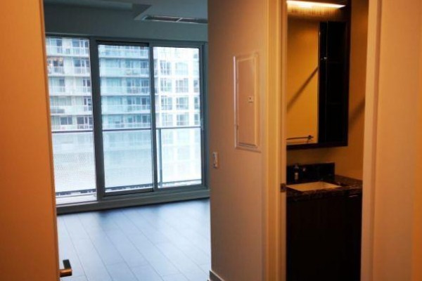 Living room - 3508 - 115 Blue Jays Way, Toronto, ON M5V0N4 Photo 2