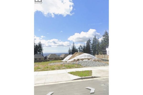 3508 Highland Drive, Coquitlam, BC V3E3H2 Photo 4