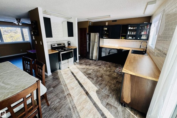 Family room - 351 58532 Rr 113, Rural St  Paul County, AB T0A3A0 Photo 4