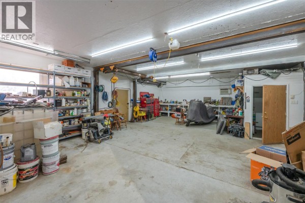 Office - 351 Jones Way Road, Oliver, BC V0H1T5 Photo 2
