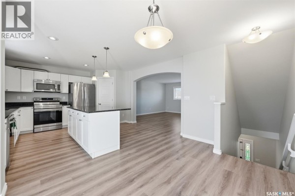 Living room - 351 Palliser Way, Saskatoon, SK S7L4Y6 Photo 5