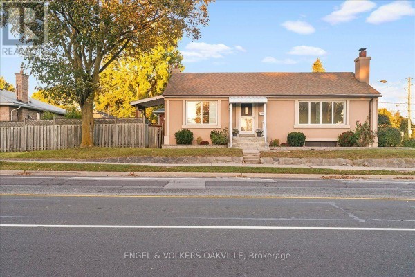 351 Renforth Drive, Toronto, ON M9C2L8 Photo 3