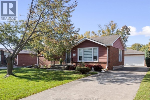4pc Bathroom - 3511 Charlevoix, Windsor, ON N9E3B4 Photo 2