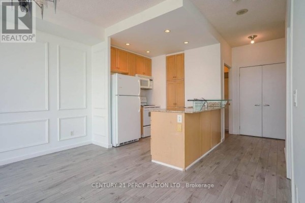 Primary Bedroom - 3513 - 8 York Street, Toronto, ON M5J2Y2 Photo 4