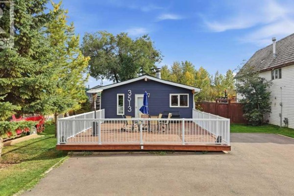 Kitchen - 3513 50 Avenue, Sylvan Lake, AB T4S1B5 Photo 2