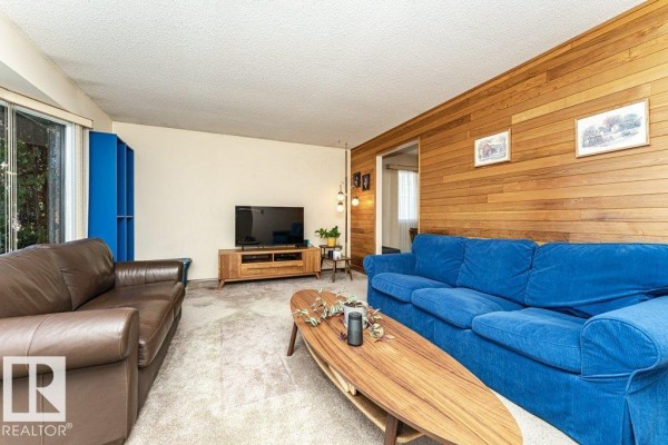 Kitchen - 3515 73 St Nw, Edmonton, AB T6K0M2 Photo 3