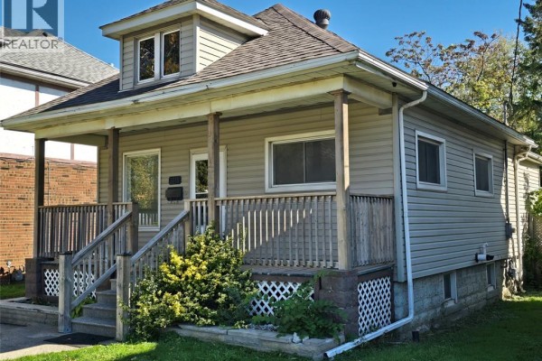 Family room - 3515 Sandwich Street, Windsor, ON N9C1B6 Photo 3