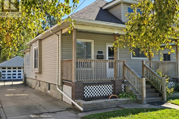 Bedroom - 3515 Sandwich Street, Windsor, ON N9C1B6 Photo 4