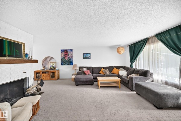 Primary Bedroom - 3516 117a St Nw, Edmonton, AB T6J1V4 Photo 4