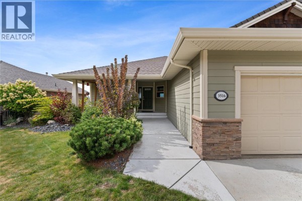 4pc Ensuite bath - 3516 Camelback Drive, Kelowna, BC V1X8A7 Photo 3