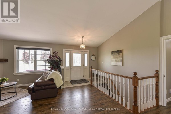 Living room - 3516 Kirkfield Road, Kawartha Lakes, ON L0K1W0 Photo 4
