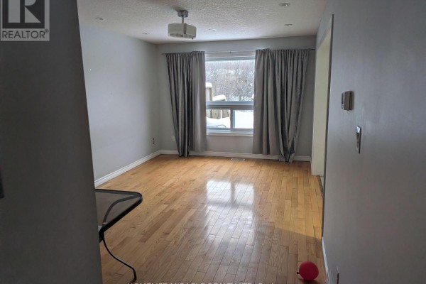 352 Bankside Drive, Kitchener, ON, photo 2