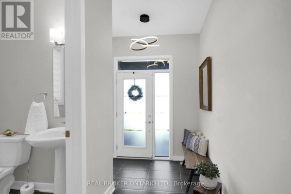 Kitchen - 352 Finial Way, Ottawa, ON K2J6V9 Photo 3