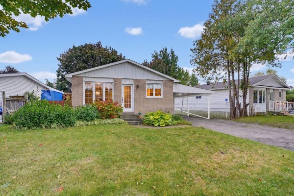 Living room - 352 Rue A.-gibeault, Gatineau, QC J8R1B7 Photo 3