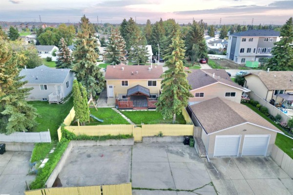 Bedroom 2 - 3520 17b Av Nw, Edmonton, AB T6L2P3 Photo 5