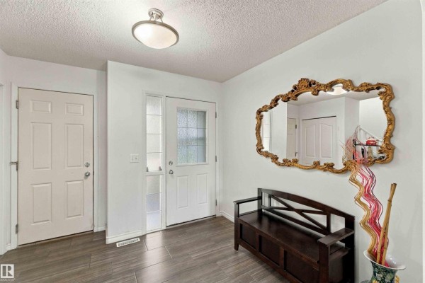 Bedroom 2 - 3524 Mclean Cr Sw, Edmonton, AB T6W1M3 Photo 2
