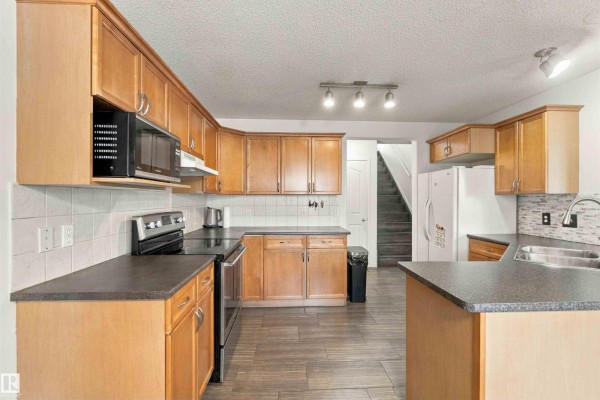 3524 Mclean Cr Sw, Edmonton, AB T6W1M3 Photo 5