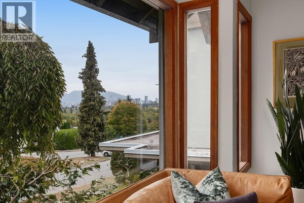 3524 W 16th Avenue, Vancouver, BC V6R3C1 Photo 3