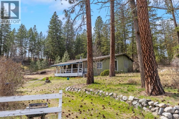 3525 Mathews Road, Kelowna, BC V1W4C6 Photo 4