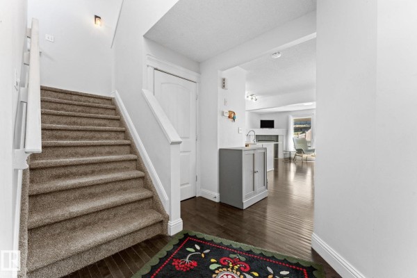 Kitchen - 3527 11 St Nw, Edmonton, AB T6T0E9 Photo 3
