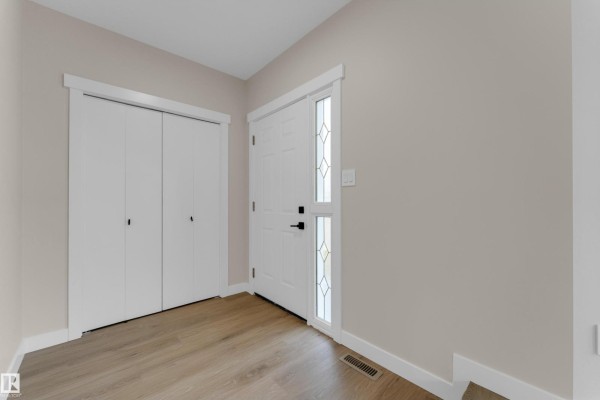Kitchen - 3527 44a Av Nw, Edmonton, AB T6L6K6 Photo 3