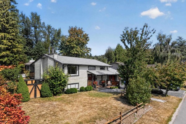 35275 Wells Gray Avenue, Abbotsford, BC V2S5X2 Photo 2