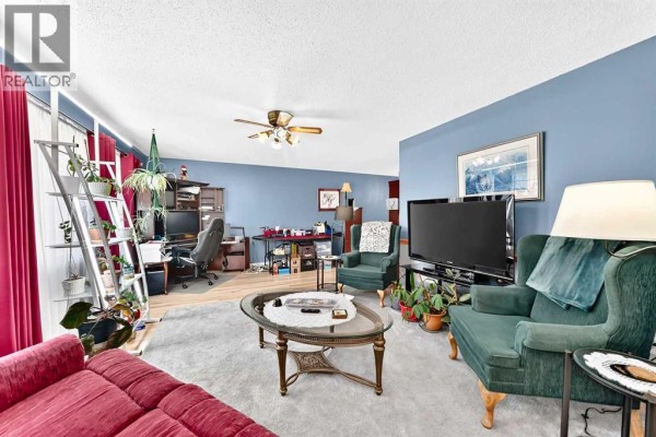 2pc Bathroom - 3528 50 Avenue, Innisfail, AB T4G1J1 Photo 3
