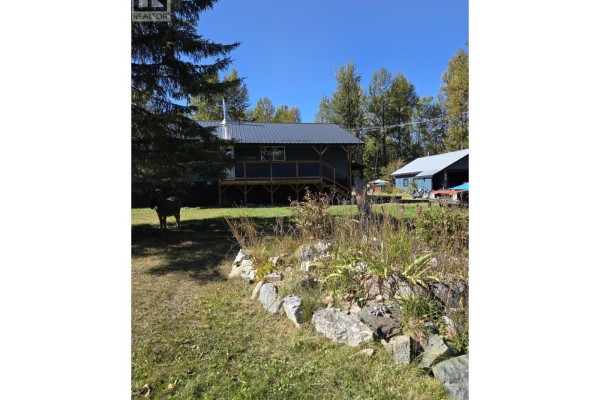 Dining room - 353 Arnett Road, Willow River, BC V0J3C0 Photo 2