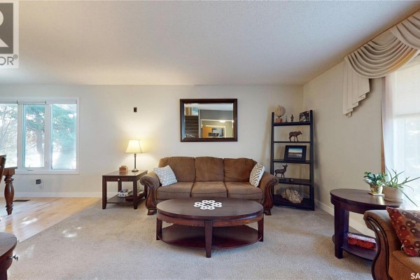 Dining room - 353 Lockwood Road, Regina, SK S4S6E5 Photo 3