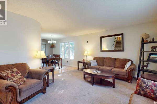 Kitchen - 353 Lockwood Road, Regina, SK S4S6E5 Photo 4