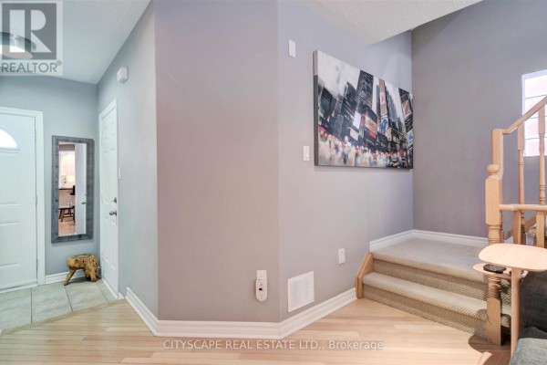 353 Sparrow Circle, Pickering, ON, photo 2