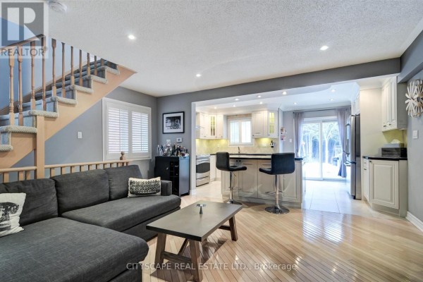 Eating area - 353 Sparrow Circle, Pickering, ON L1V7E6 Photo 4