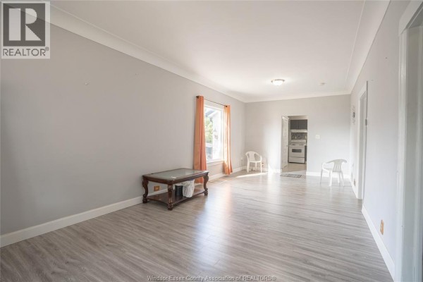 Laundry room - 354 Curry Avenue, Windsor, ON N9B2B7 Photo 3